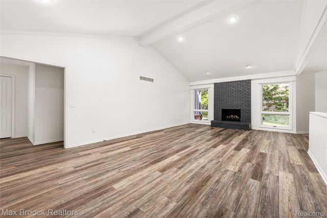 28490 Venice Circle, Farmington Hills, MI 48334