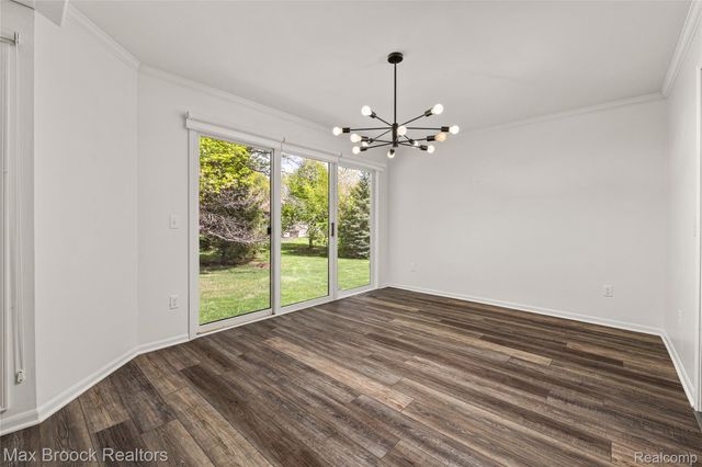 28490 Venice Circle, Farmington Hills, MI 48334