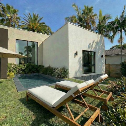 2500 NE 18th Avenue, Wilton Manors, FL 33305