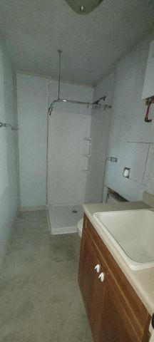 823 S Terry St, Rockport, TX 78382