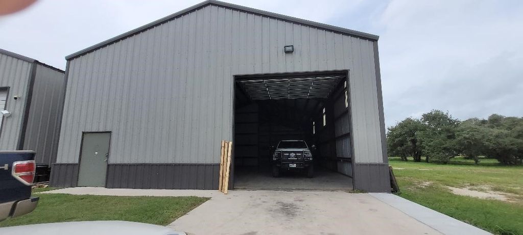 823 S Terry St, Rockport, TX 78382