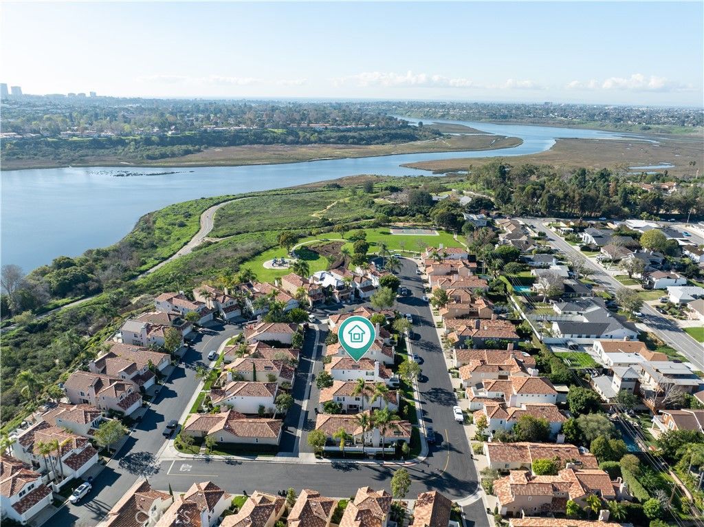 Image 3 of property listing at 78 Pelican Court, Newport Beach, CA 92660