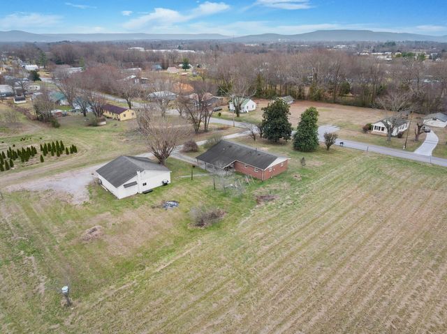 95 Pike Hill Rd, Mcminnville, TN 37110