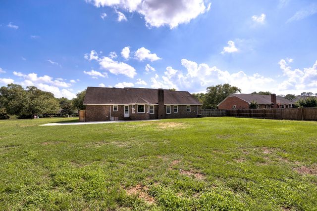 2705 Circleview Drive, Sumter, SC 29154
