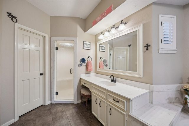 608 Westview Terrace Drive, Sealy, TX 77474