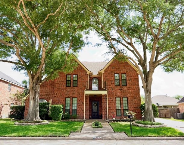 608 Westview Terrace Drive, Sealy, TX 77474