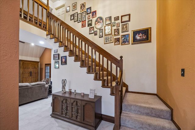 608 Westview Terrace Drive, Sealy, TX 77474