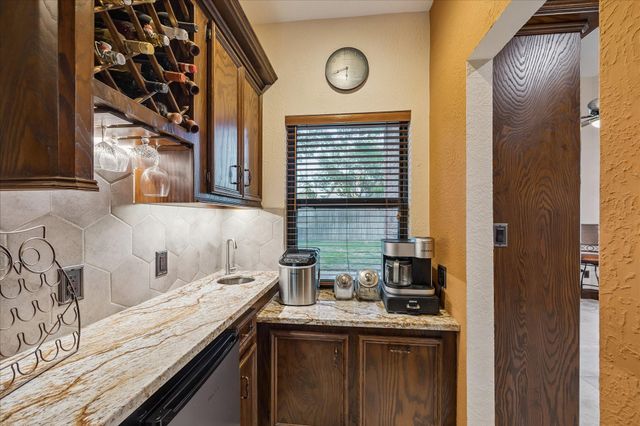 608 Westview Terrace Drive, Sealy, TX 77474