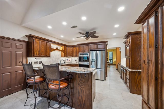 608 Westview Terrace Drive, Sealy, TX 77474