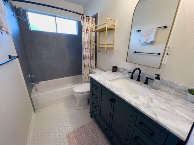 8908 W Hove LOOP, Austin, TX 78749