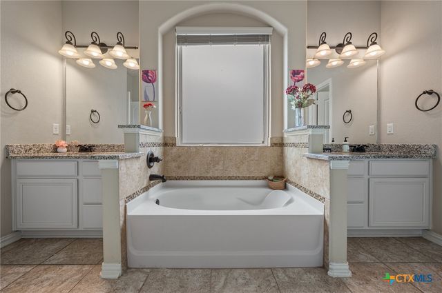 108 Peggy Drive, Liberty Hill, TX 78642