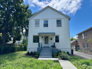 844 Deerfield Road 2, Highland Park, IL 60035