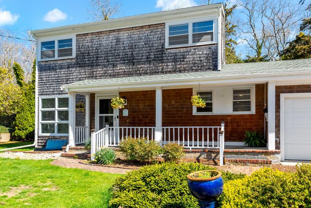 30 Rogers Road, Falmouth, MA 02540
