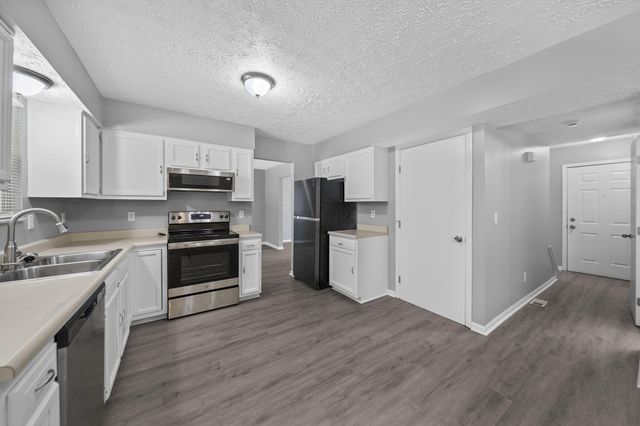 2392 Minerva Park Place, Columbus, OH 43229