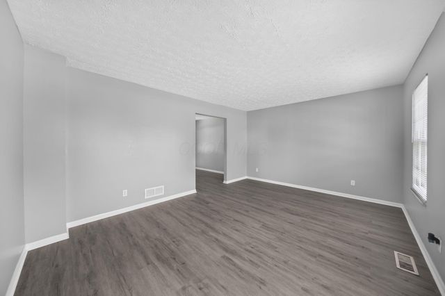 2392 Minerva Park Place, Columbus, OH 43229