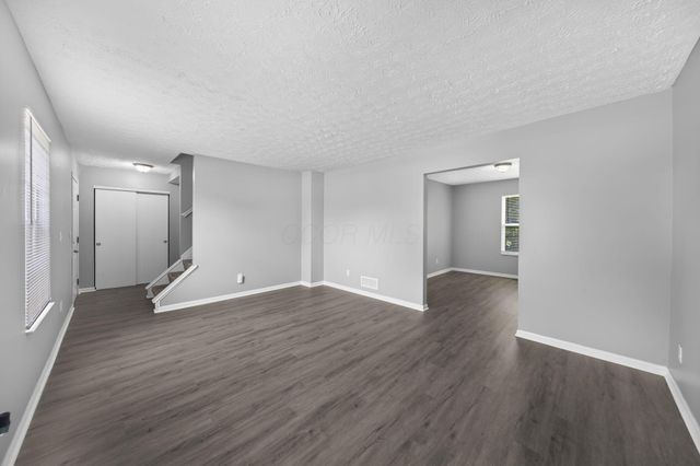 2392 Minerva Park Place, Columbus, OH 43229