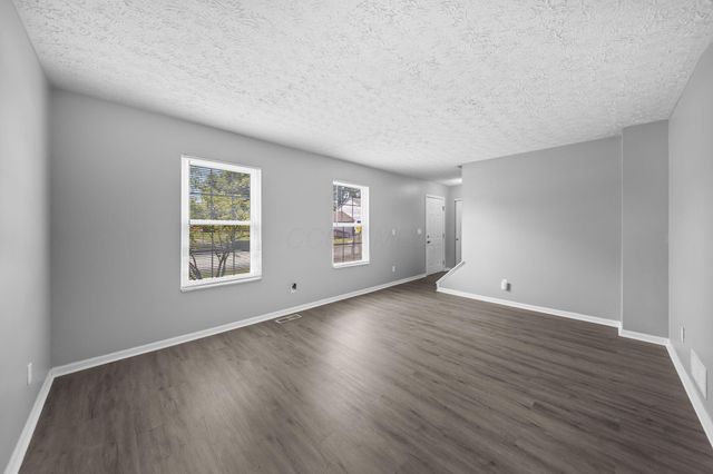 2392 Minerva Park Place, Columbus, OH 43229