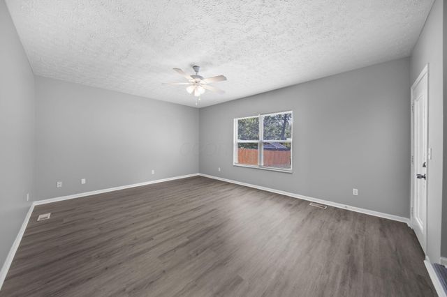 2392 Minerva Park Place, Columbus, OH 43229