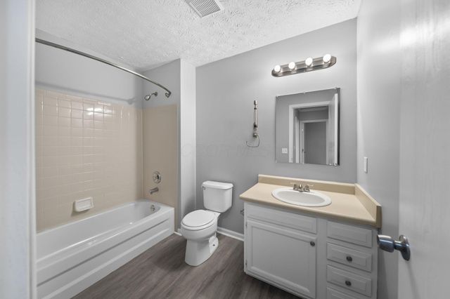 2392 Minerva Park Place, Columbus, OH 43229