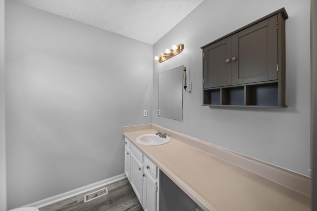 2392 Minerva Park Place, Columbus, OH 43229