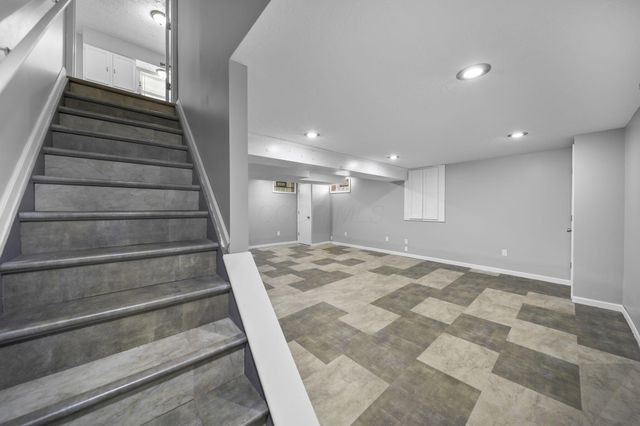 2392 Minerva Park Place, Columbus, OH 43229