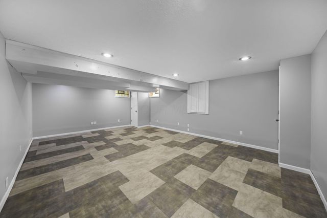 2392 Minerva Park Place, Columbus, OH 43229