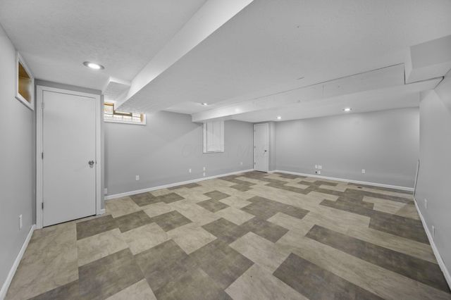 2392 Minerva Park Place, Columbus, OH 43229