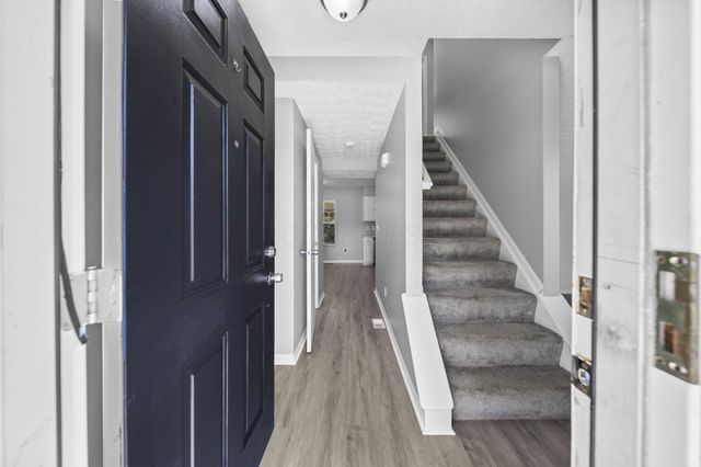 2392 Minerva Park Place, Columbus, OH 43229