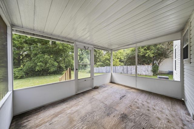 2392 Minerva Park Place, Columbus, OH 43229