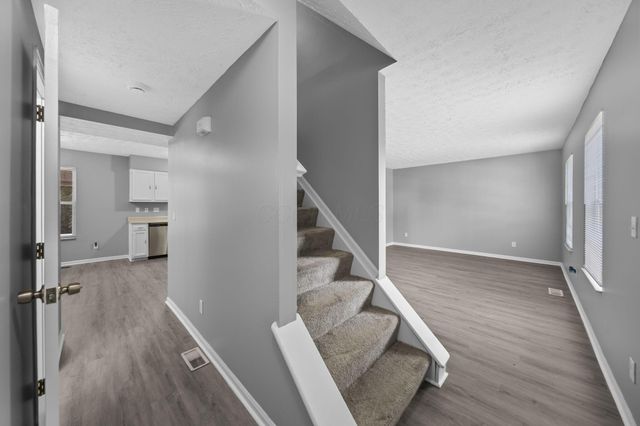 2392 Minerva Park Place, Columbus, OH 43229