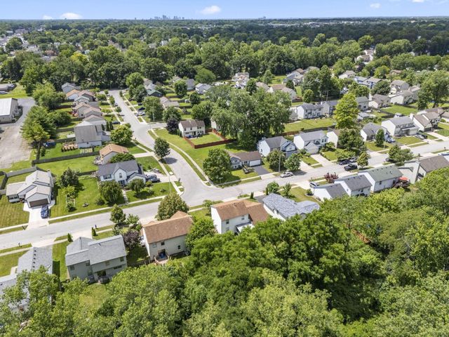 2392 Minerva Park Place, Columbus, OH 43229