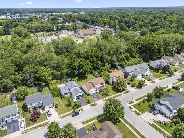 2392 Minerva Park Place, Columbus, OH 43229