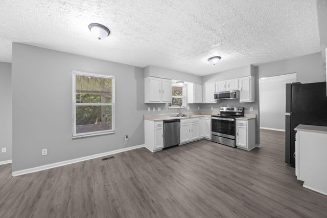 2392 Minerva Park Place, Columbus, OH 43229