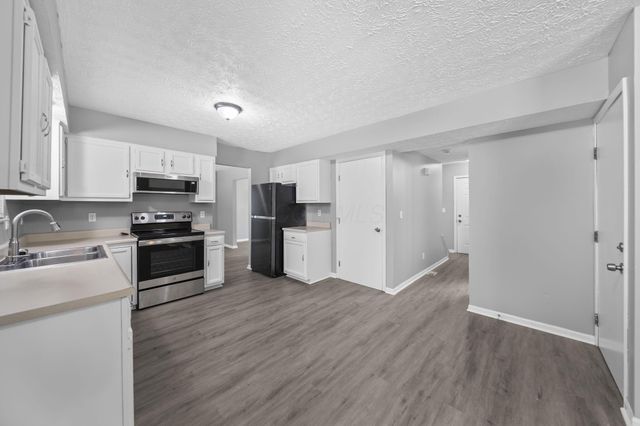 2392 Minerva Park Place, Columbus, OH 43229