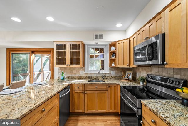 6003 LINCOLNWOOD CT, Burke, VA 22015