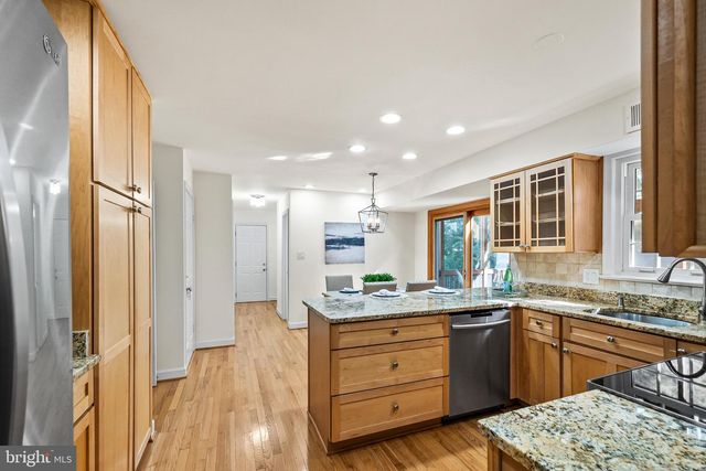 6003 LINCOLNWOOD CT, Burke, VA 22015