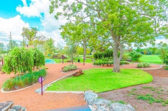 4611 Sunset Circle, Sugar Land, TX 77479