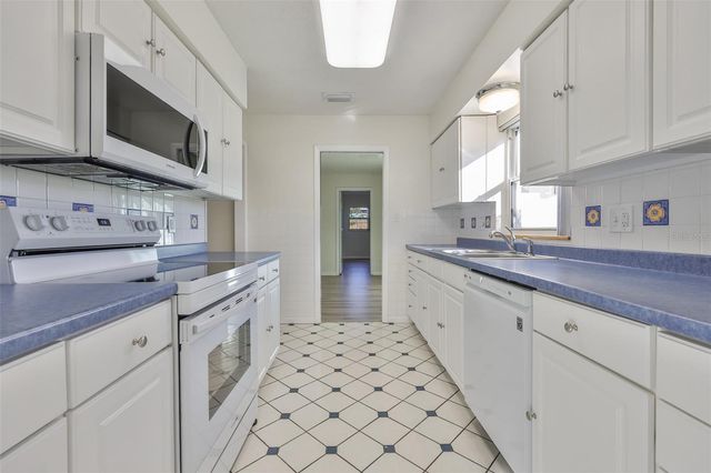 2973 FOREST CIRCLE, Seffner, FL 33584