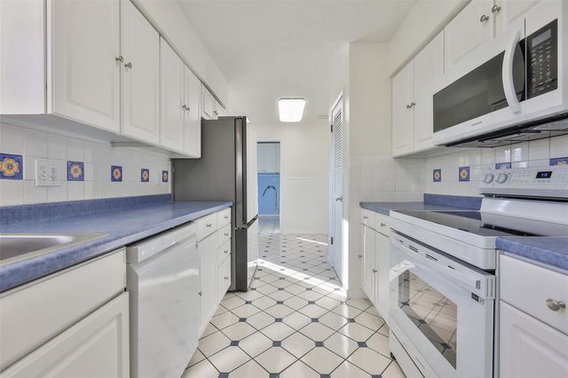 2973 FOREST CIRCLE, Seffner, FL 33584