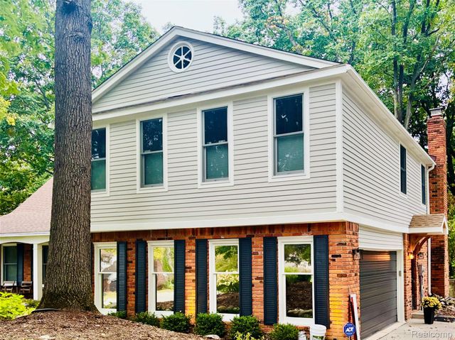 8265 Deerwood Road, Independence Charter Township, MI 48348