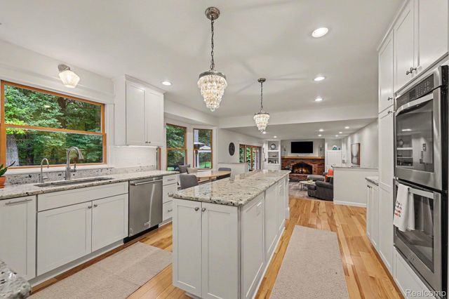 8265 Deerwood Road, Independence Charter Township, MI 48348