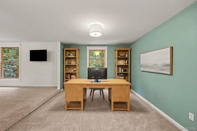 8265 Deerwood Road, Independence Charter Township, MI 48348