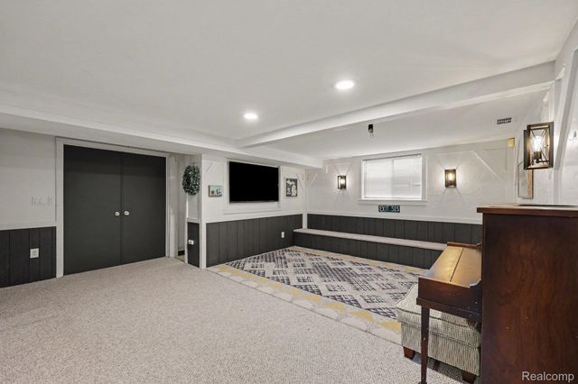 8265 Deerwood Road, Independence Charter Township, MI 48348