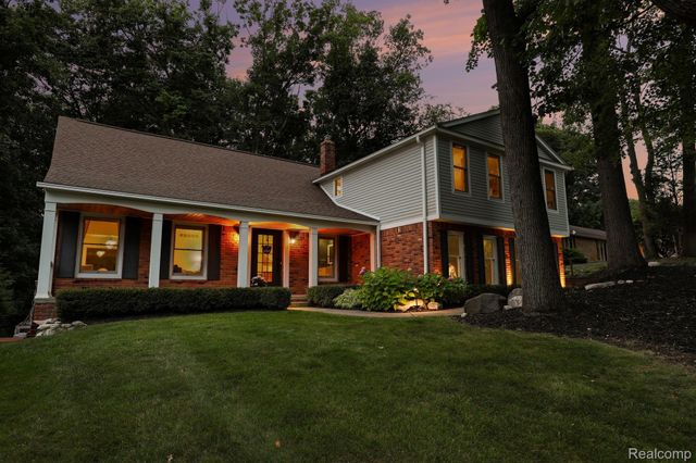 8265 Deerwood Road, Independence Charter Township, MI 48348