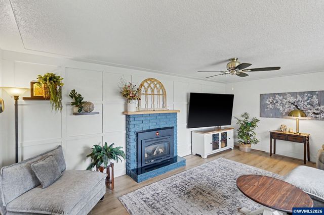 755 Ventura St N, Keizer, OR 97303