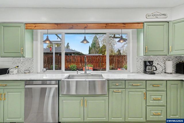 755 Ventura St N, Keizer, OR 97303