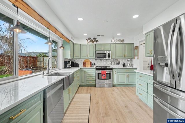 755 Ventura St N, Keizer, OR 97303