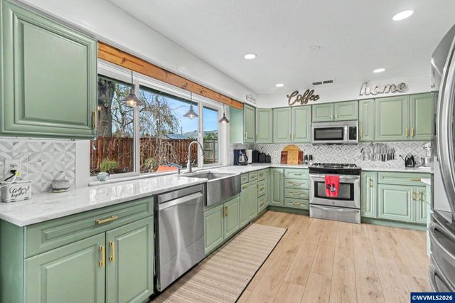 755 Ventura St N, Keizer, OR 97303