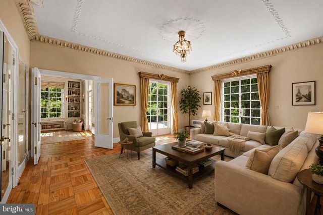 2884 WOODLAND DR NW, Washington, DC 20008