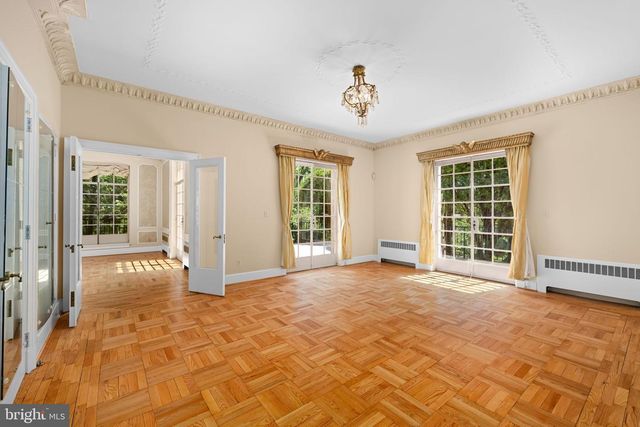 2884 WOODLAND DR NW, Washington, DC 20008